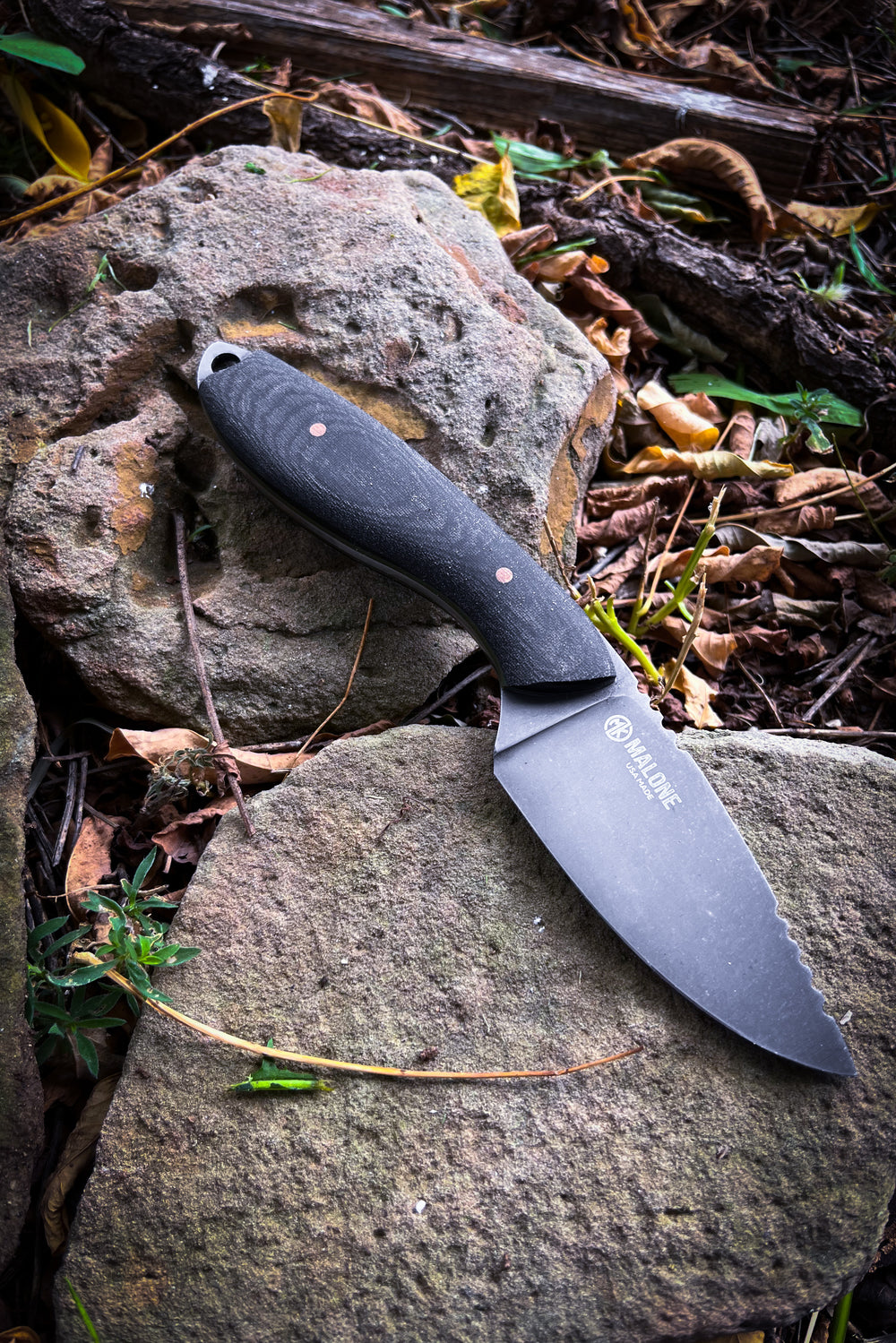 Skinning Knife (Black Micarta)